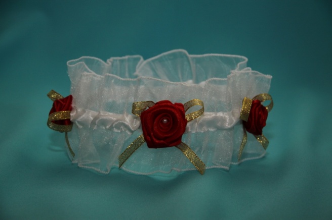 Свадебная подвязка невесты «Роза» белая