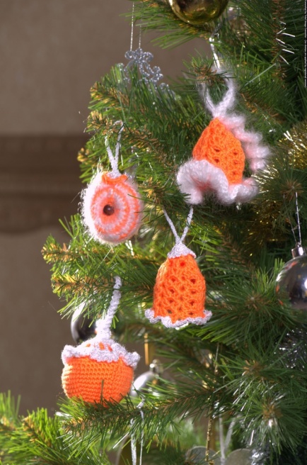 Новогодние ёлочные шары «Колокольчик 7» ручной работы оранжевые  набор 4 предметов