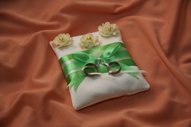 Подушка для колец "Клео" зеленая