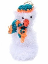 Новогодняя ёлочная игрушка «Снеговик» ручной работы пушистый зеленый